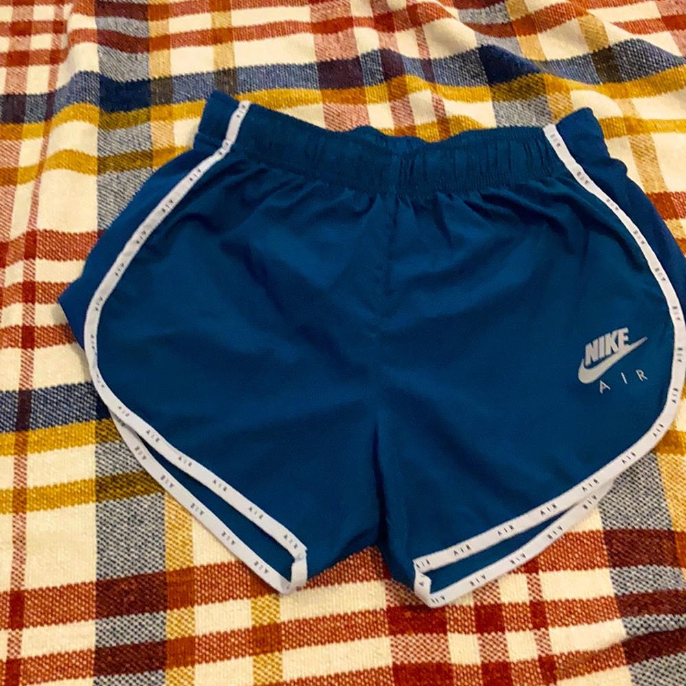 Nike Air (xs) athletic shorts